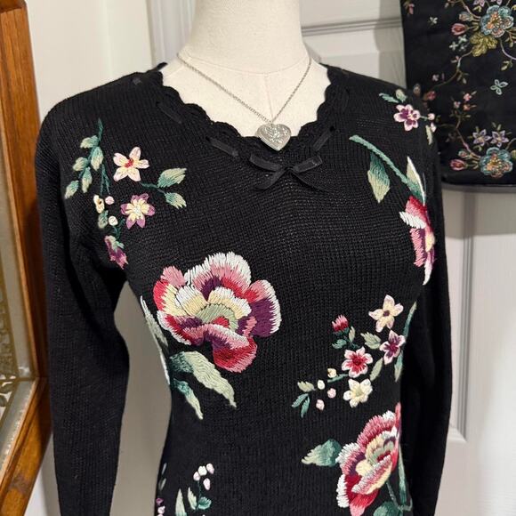 VTG 90s Capacity Black & Multicolor Floral Embroidery Dark Coquette Knit Sweater - Picture 2 of 8